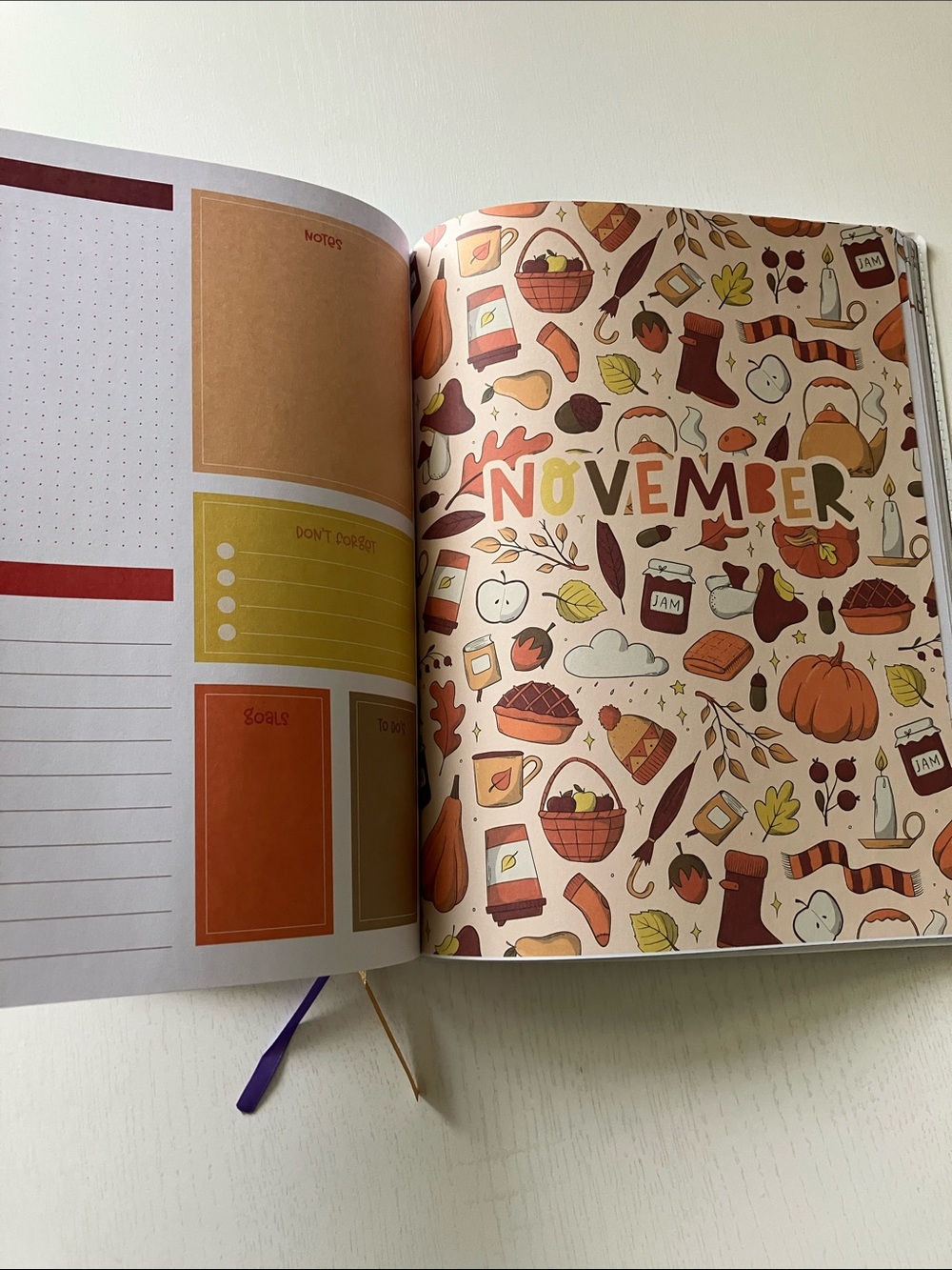 The Creative Expert 17 Month Planner - (August 2026-December 2027) NWT - Picture 14 of 16